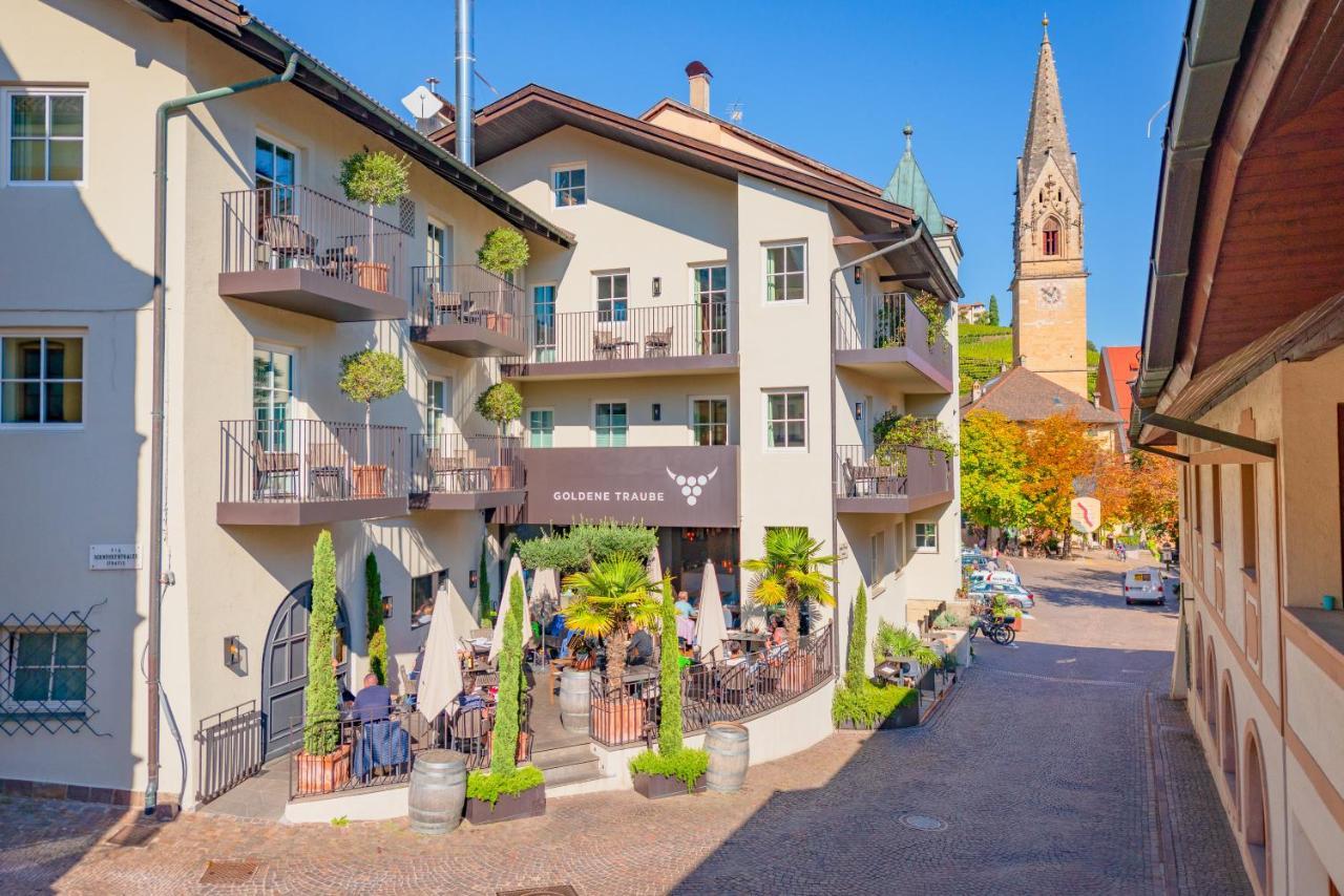 Hotel Goldene Traube Termeno Bagian luar foto